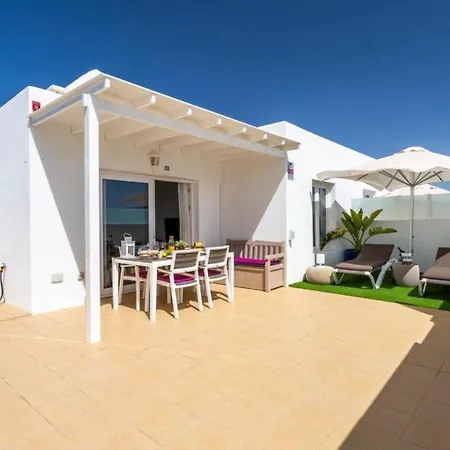 The Little White House, Flower 9 Playa Honda (Lanzarote)