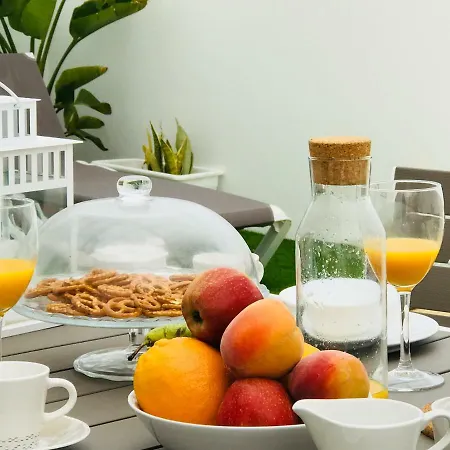 The Little White House, Flower 9 * Playa Honda (Lanzarote)