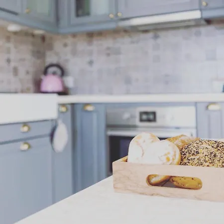 The Little White House, Flower 9