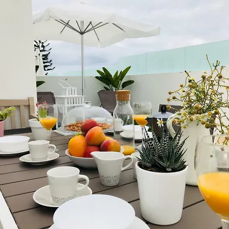 The Little White House, Flower 9 * Playa Honda (Lanzarote)