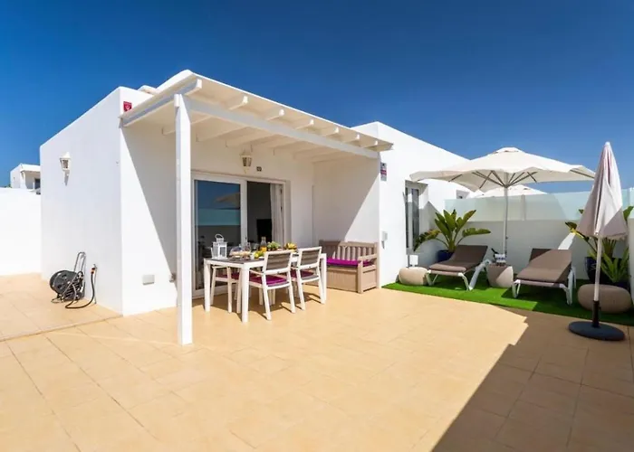 The Little White House, Flower 9 Playa Honda (Lanzarote)