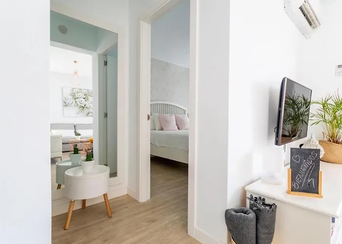 The Little White House, Flower 9 Apartmán *