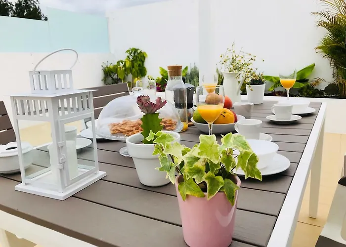 The Little White House, Flower 9 * Playa Honda (Lanzarote)