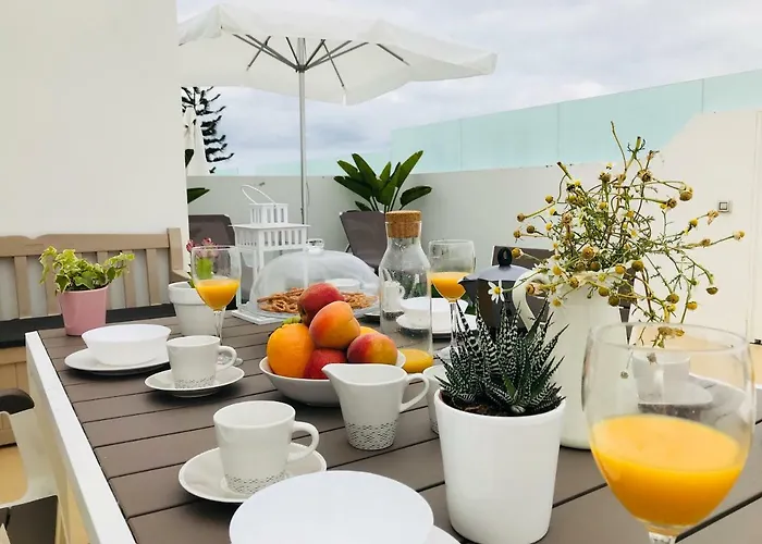 The Little White House, Flower 9 * Playa Honda (Lanzarote)